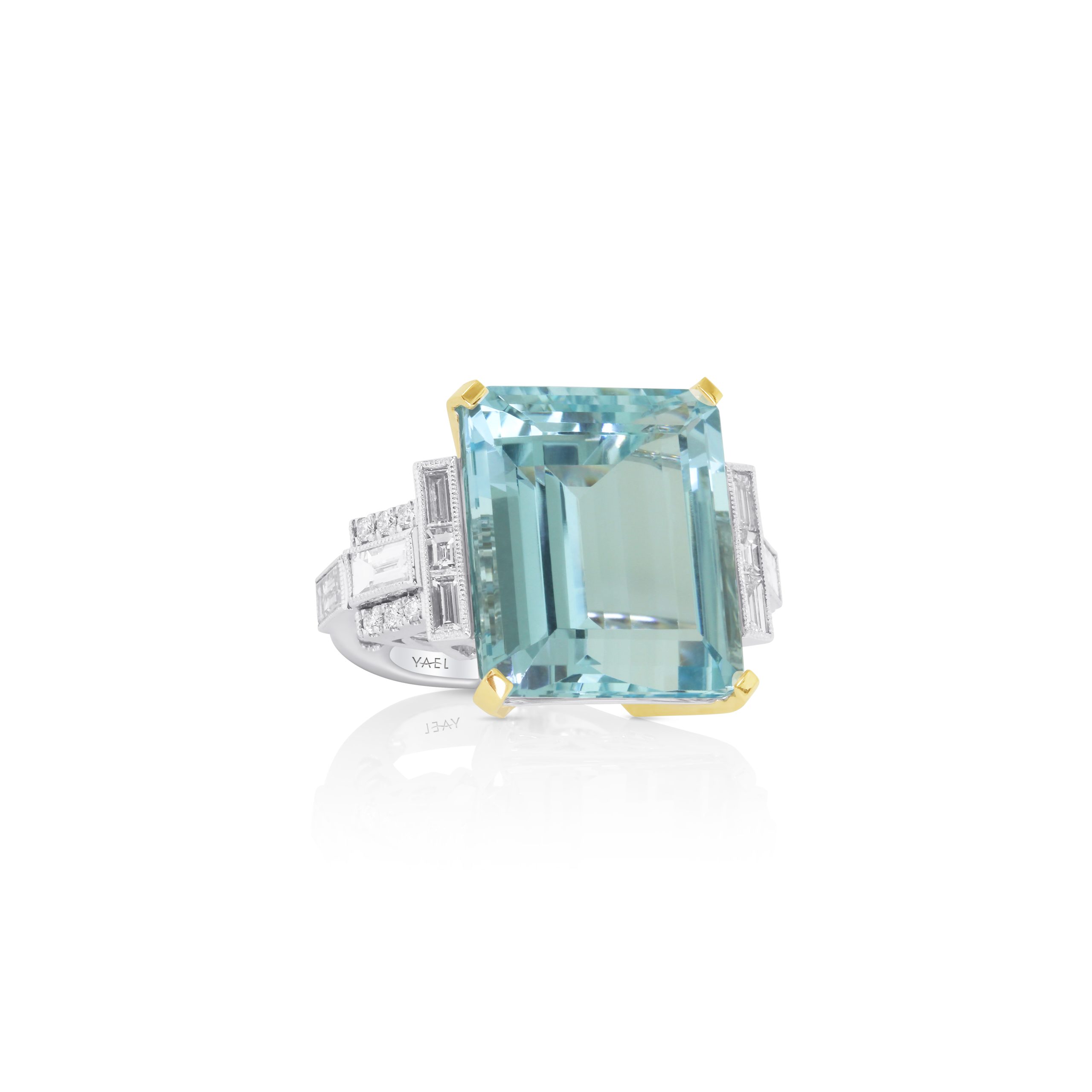 Emerald-Cut Aquamarine and Diamond Ring - Image 4